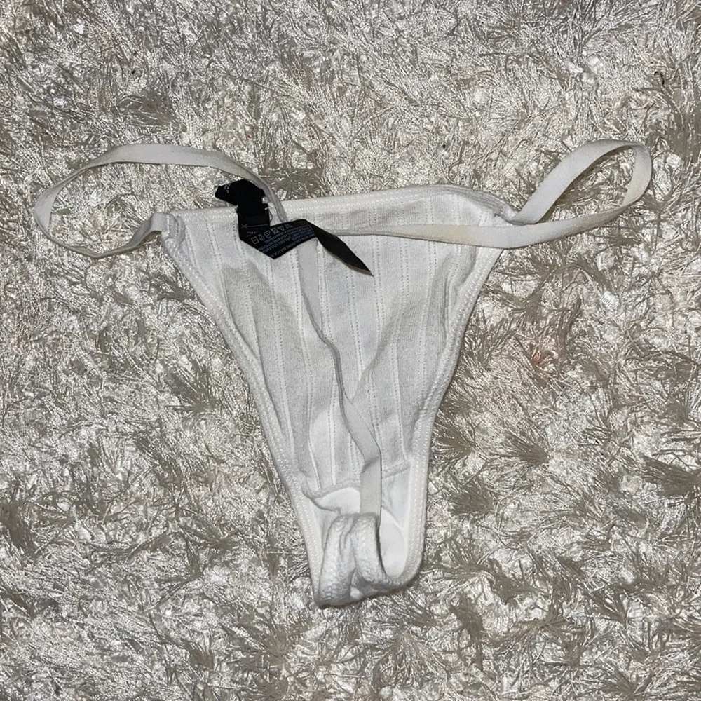 G string - Picture 2 of 2